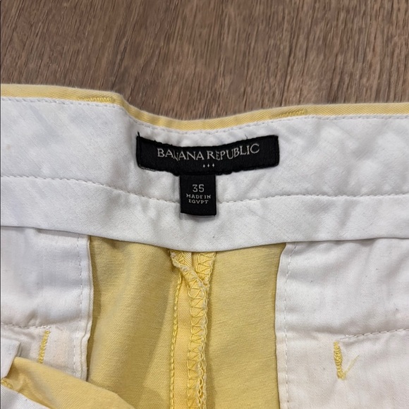 Banana Republic Yellow Men's Shorts - Picture 2 of 3
